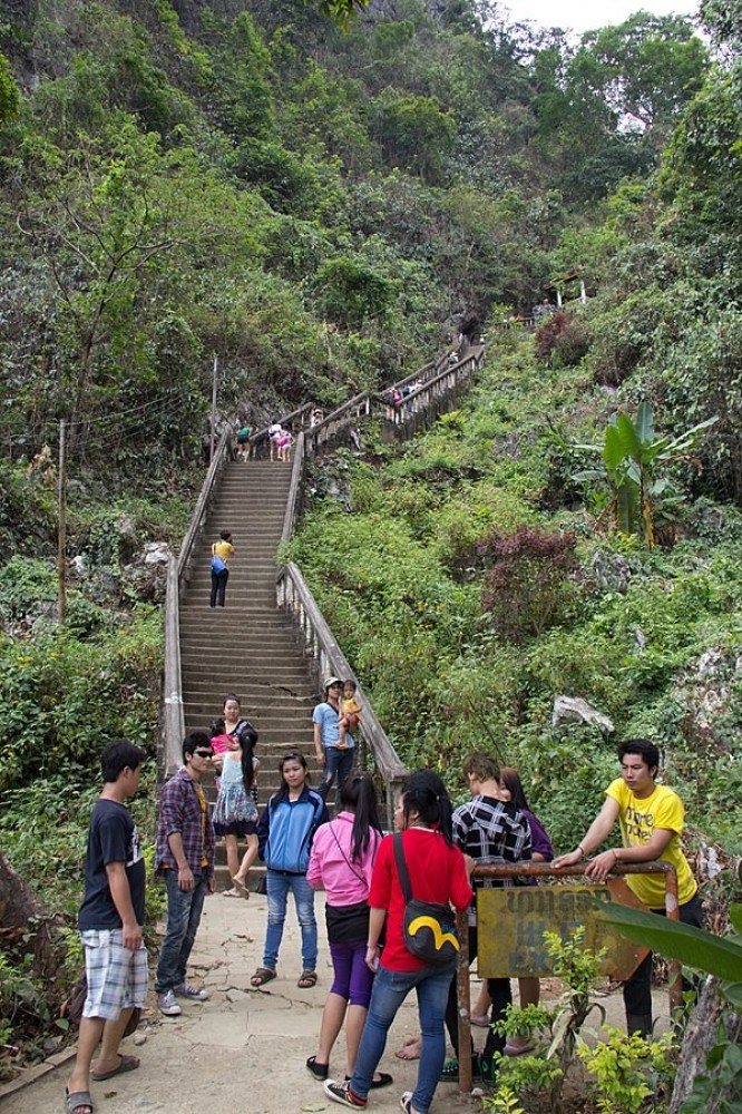 https://mdw-travel-data-us-east-1.s3.amazonaws.com/img/country/Laos/Tham-Jang-Kayak/img_02.jpg