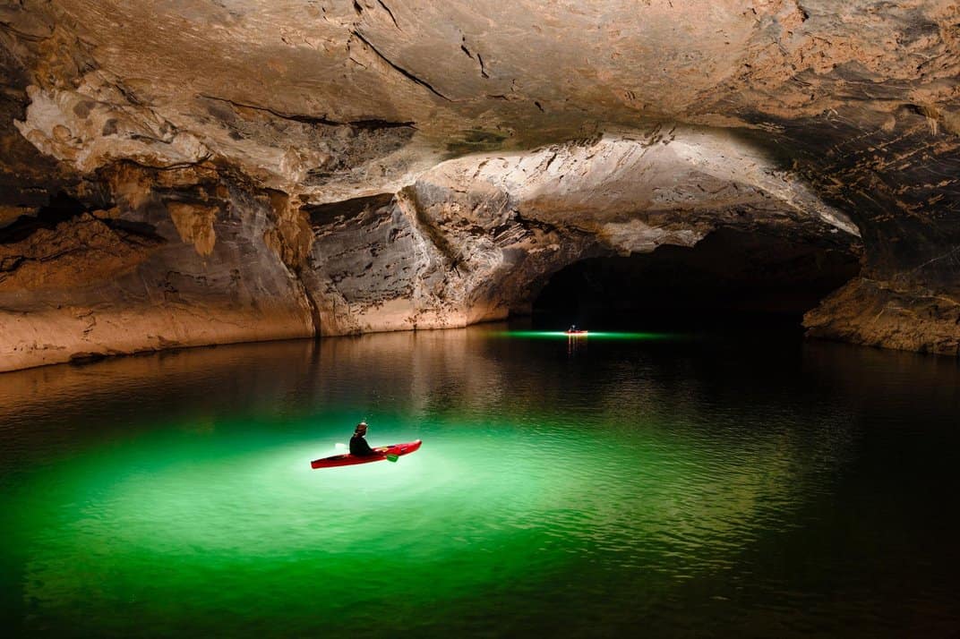 https://mdw-travel-data-us-east-1.s3.amazonaws.com/img/country/Laos/Tham-Jang-Kayak/img_03.jpg