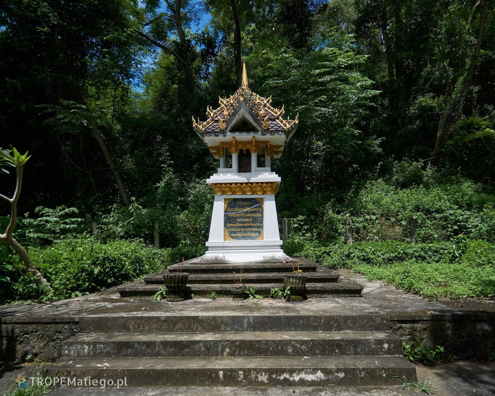 https://mdw-travel-data-us-east-1.s3.amazonaws.com/img/country/Laos/Tham-Piew-Cave-2/img_01.jpg