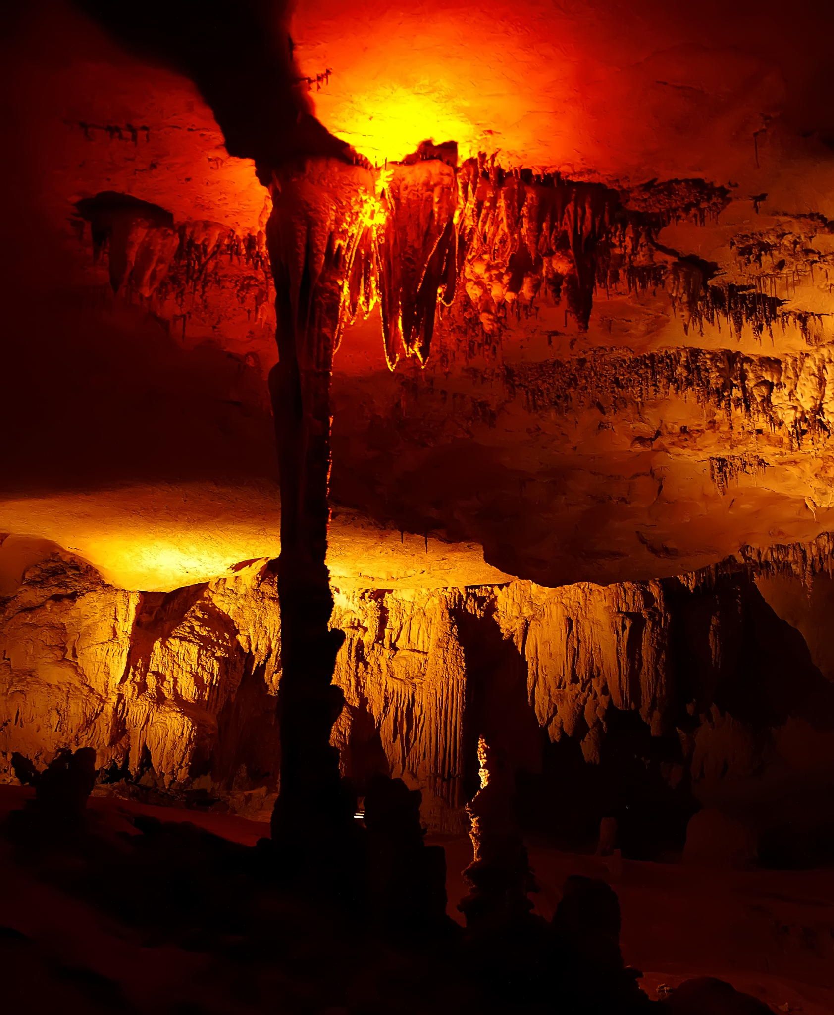 https://mdw-travel-data-us-east-1.s3.amazonaws.com/img/country/Laos/Tham-Sangor-Cave/img_03.jpg