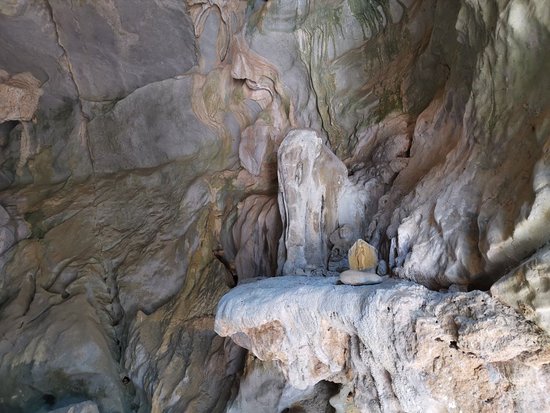 https://mdw-travel-data-us-east-1.s3.amazonaws.com/img/country/Laos/Tham-Xang-Cave/img_01.jpg