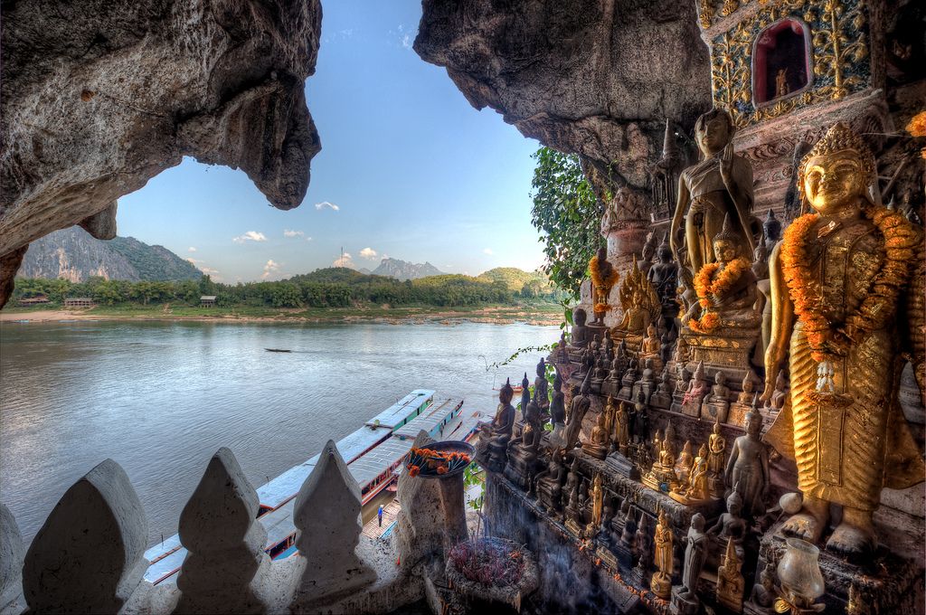 https://mdw-travel-data-us-east-1.s3.amazonaws.com/img/country/Laos/Tham-Xang/img_03.jpg