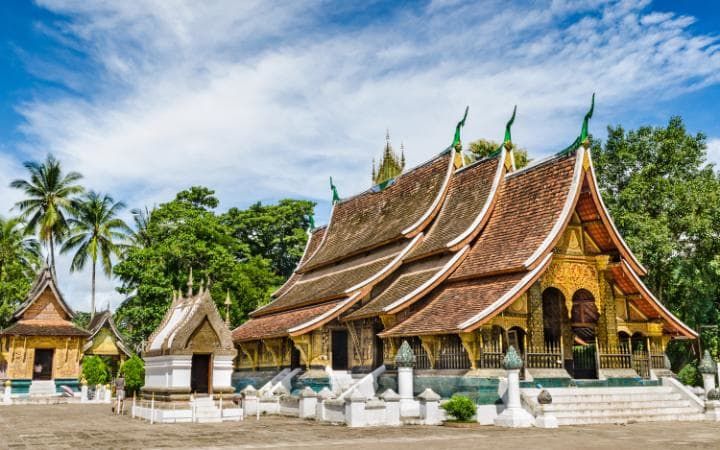 https://mdw-travel-data-us-east-1.s3.amazonaws.com/img/country/Laos/That-Phout-Lim/img_01.jpg