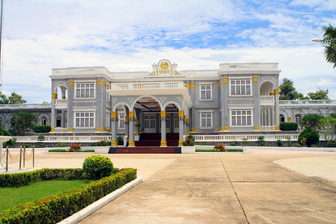 https://mdw-travel-data-us-east-1.s3.amazonaws.com/img/country/Laos/The-Presidential-Palace/img_03.jpg