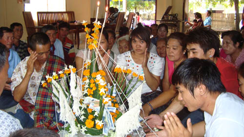 https://mdw-travel-data-us-east-1.s3.amazonaws.com/img/country/Laos/Traditional-Baci-Ceremony/img_05.jpg