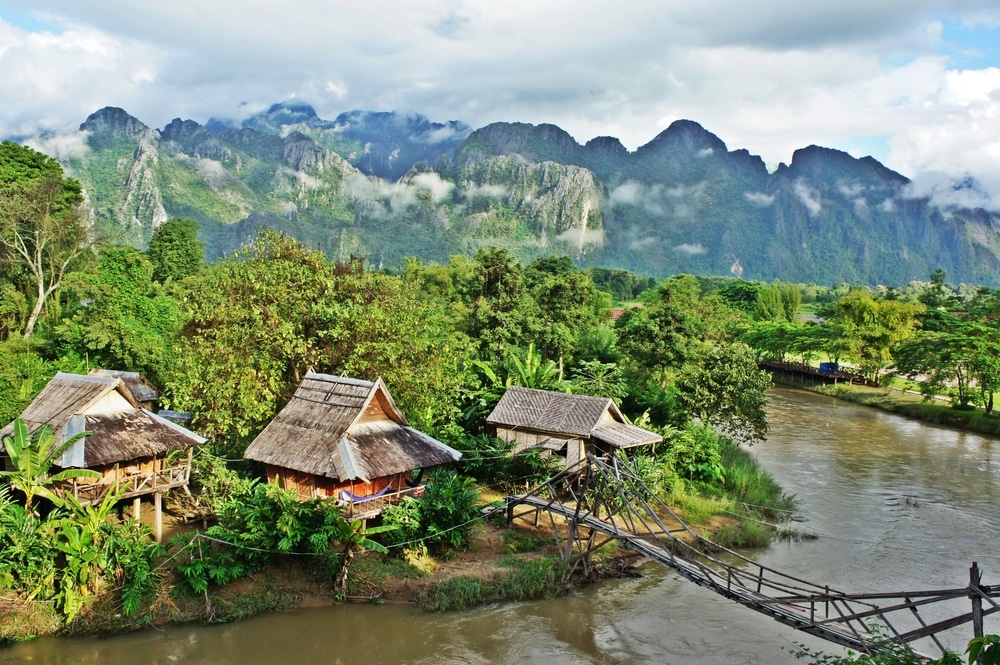 https://mdw-travel-data-us-east-1.s3.amazonaws.com/img/country/Laos/Vang-Vieng/img_02.jpg