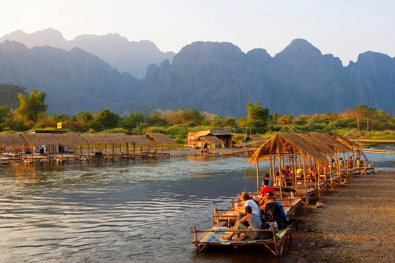 https://mdw-travel-data-us-east-1.s3.amazonaws.com/img/country/Laos/Vang-Vieng/img_03.jpg