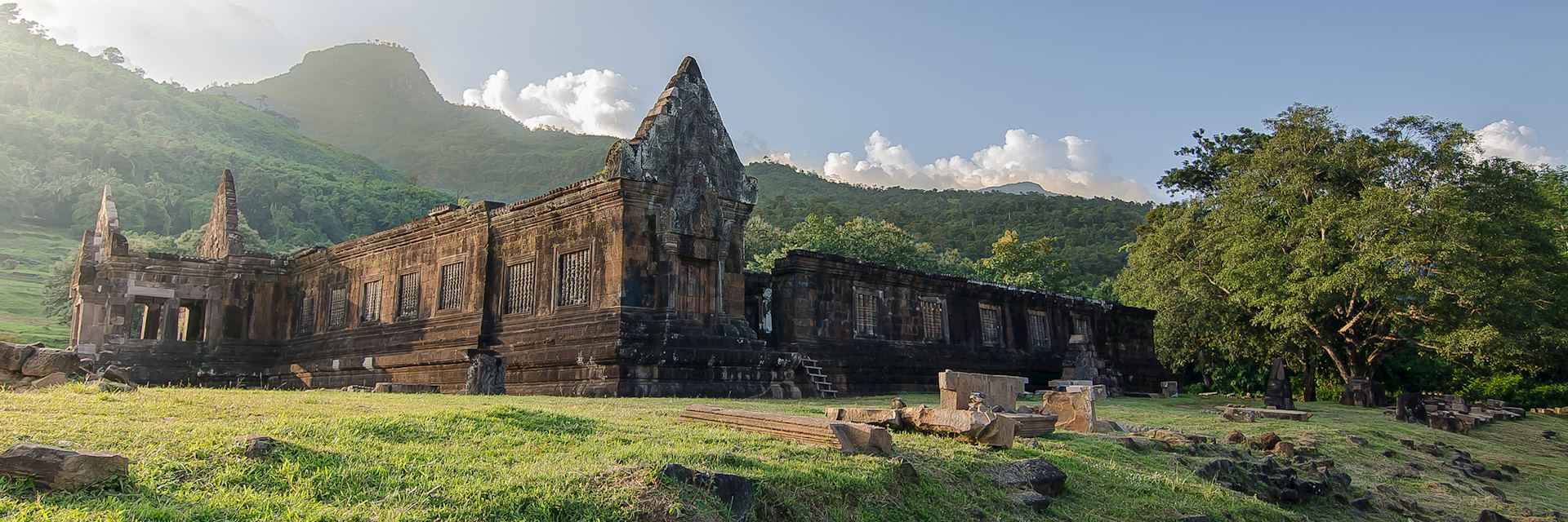 https://mdw-travel-data-us-east-1.s3.amazonaws.com/img/country/Laos/Vat-Phou-Resort/img_00.jpg
