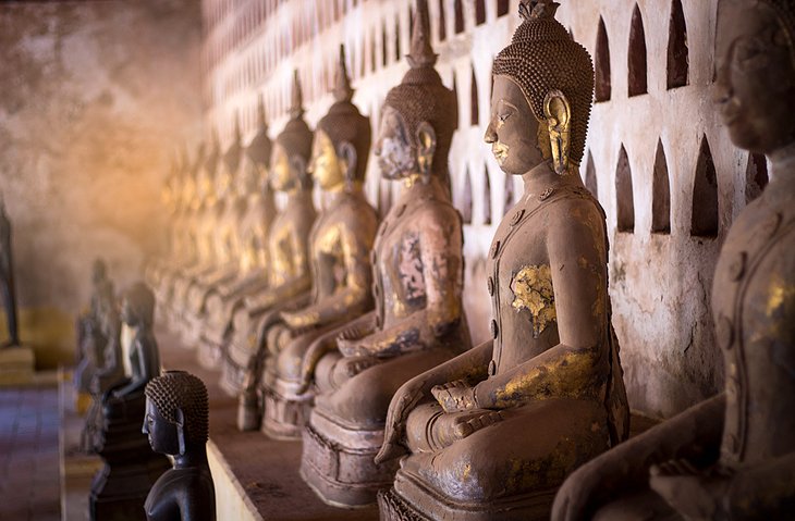 https://mdw-travel-data-us-east-1.s3.amazonaws.com/img/country/Laos/Victory-Statue/img_02.jpg
