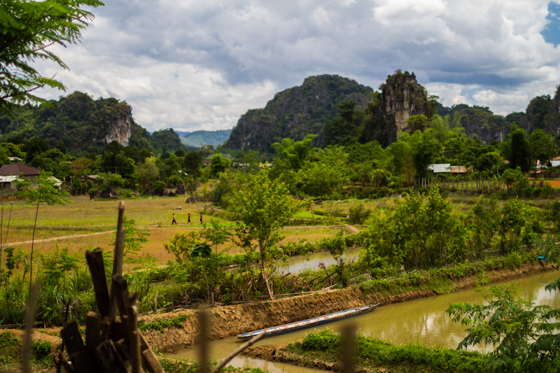 https://mdw-travel-data-us-east-1.s3.amazonaws.com/img/country/Laos/Vieng-Xai/img_01.jpg