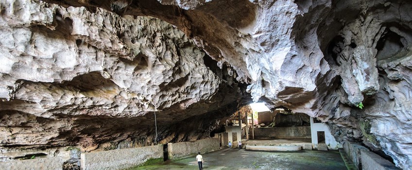 https://mdw-travel-data-us-east-1.s3.amazonaws.com/img/country/Laos/Vieng-Xai/img_02.jpg