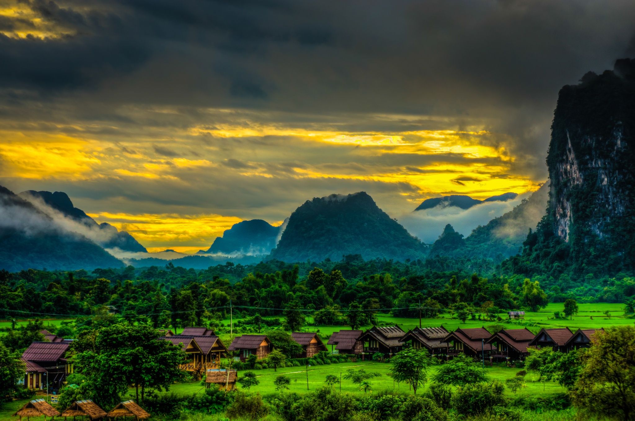 https://mdw-travel-data-us-east-1.s3.amazonaws.com/img/country/Laos/Vieng-Xam/img_02.jpg