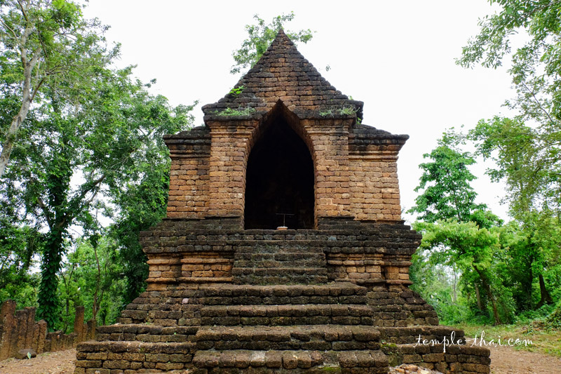 https://mdw-travel-data-us-east-1.s3.amazonaws.com/img/country/Laos/Wat-Khao-Phanom-Rung/img_03.jpg