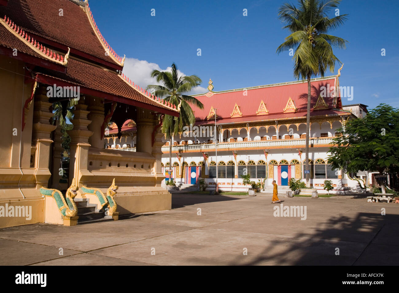 https://mdw-travel-data-us-east-1.s3.amazonaws.com/img/country/Laos/Wat-Ong-Teu-Mahawihan/img_02.jpg