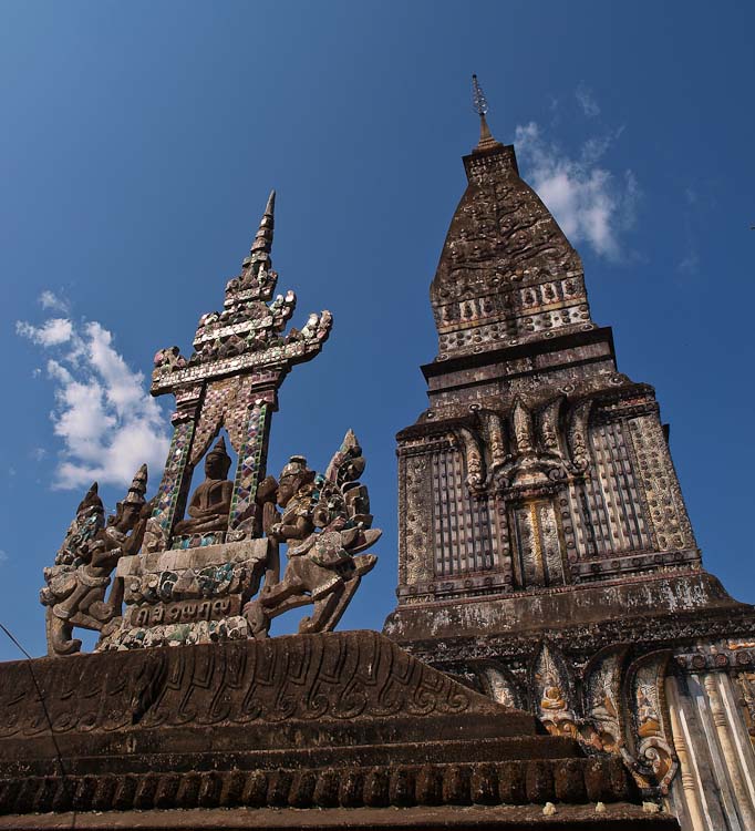 https://mdw-travel-data-us-east-1.s3.amazonaws.com/img/country/Laos/Wat-Phabat-Temple/img_02.jpg