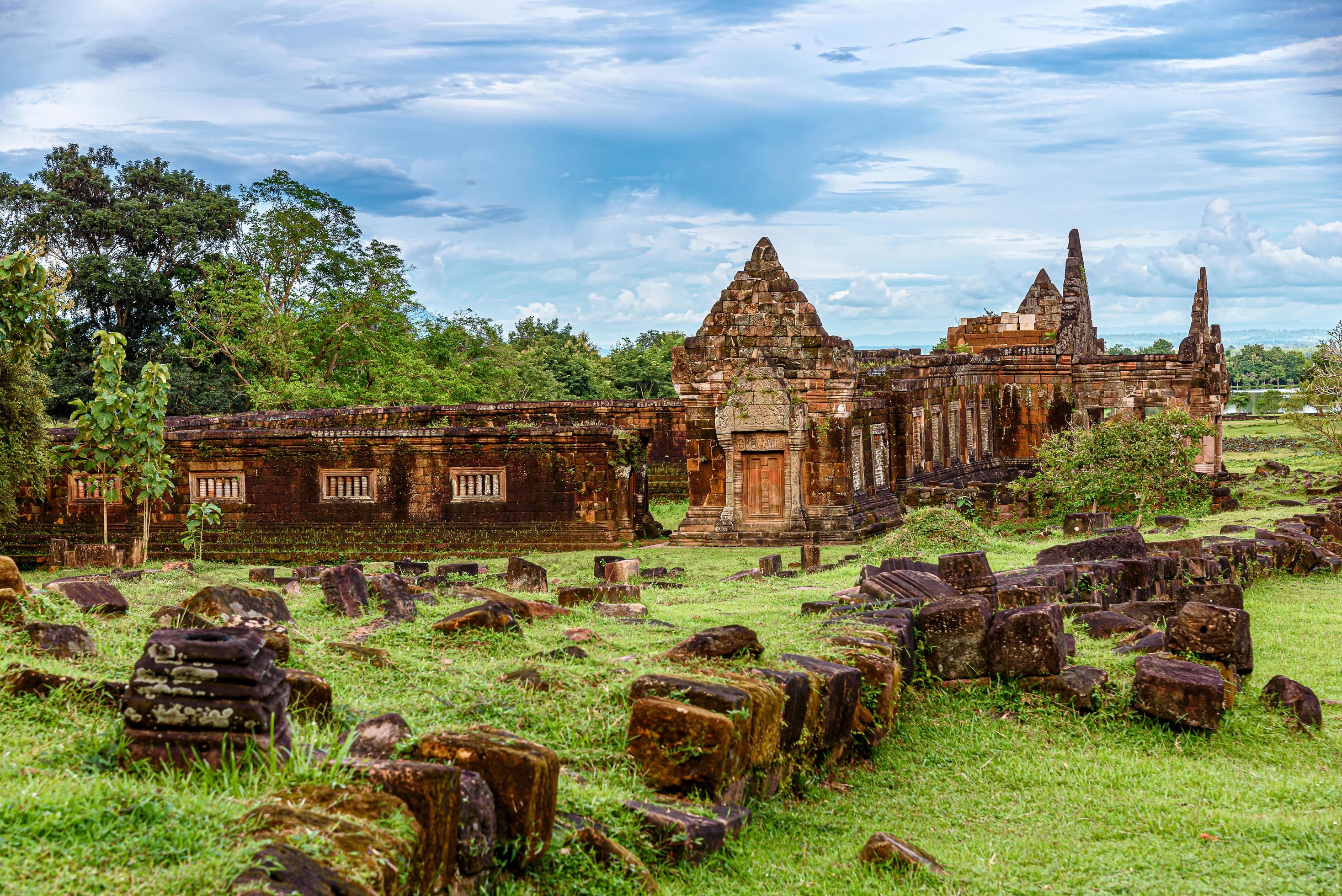 https://mdw-travel-data-us-east-1.s3.amazonaws.com/img/country/Laos/Wat-Pou-Man/img_00.jpg