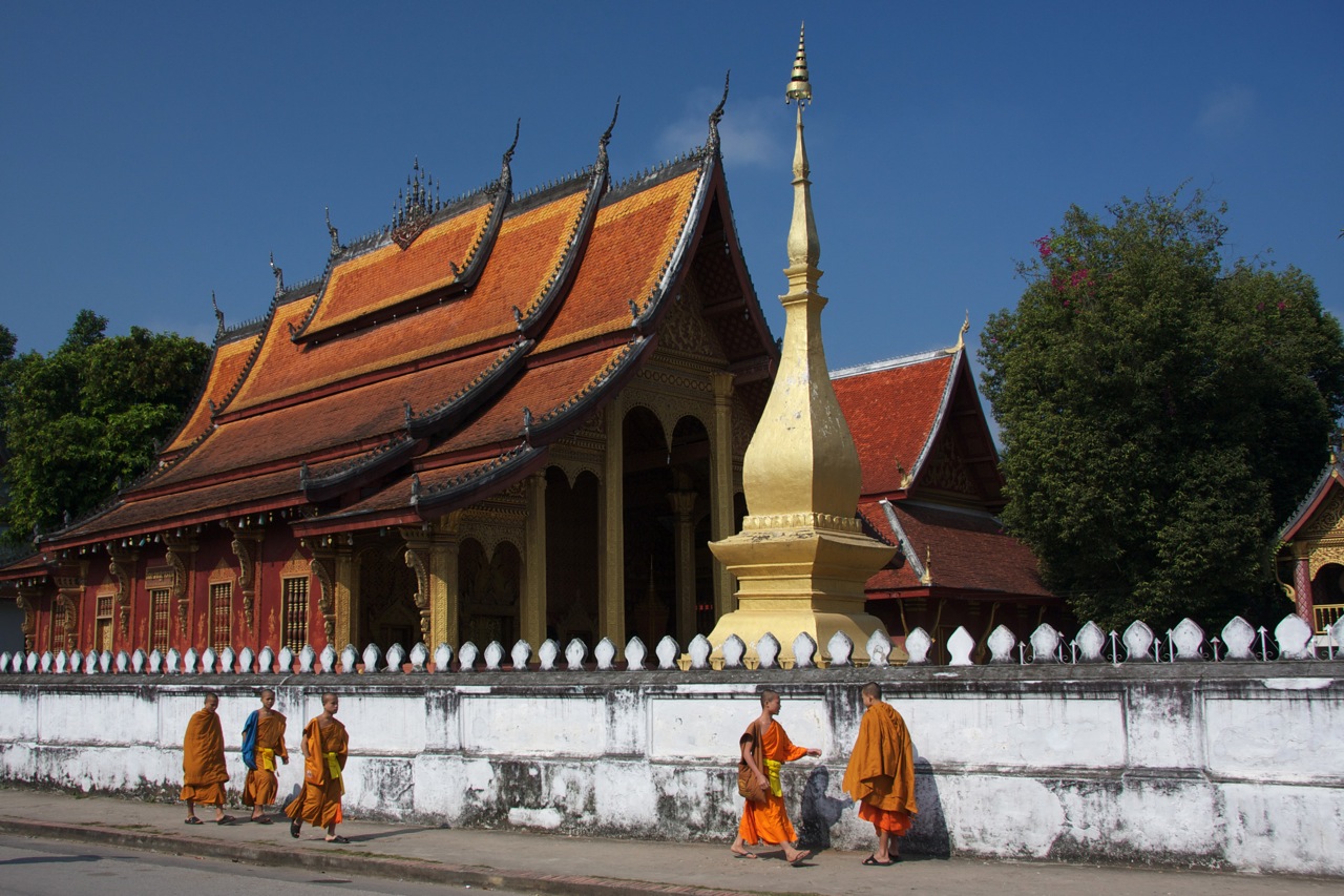 https://mdw-travel-data-us-east-1.s3.amazonaws.com/img/country/Laos/Wat-Sene-Souk-Haram/img_01.jpg