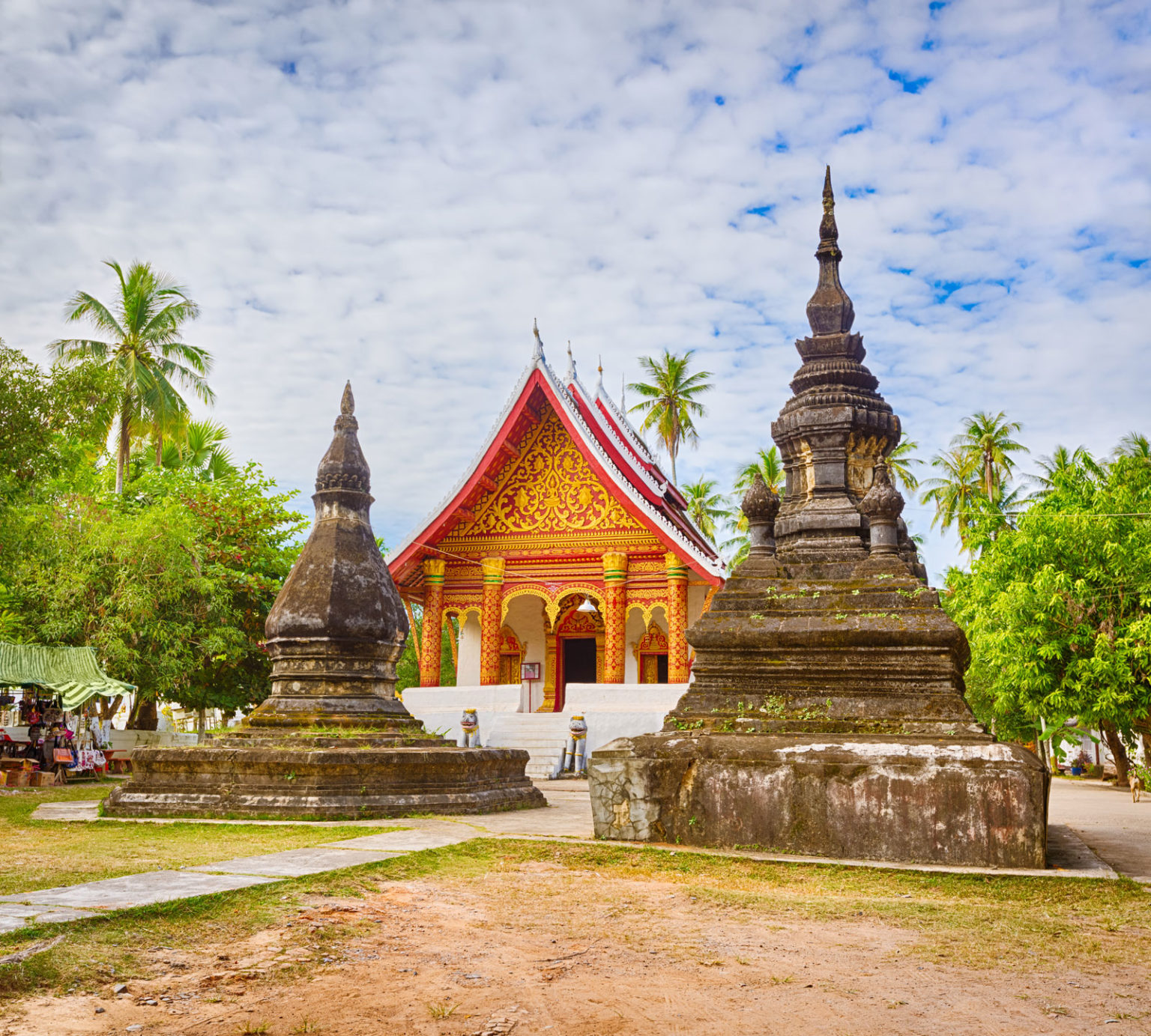 https://mdw-travel-data-us-east-1.s3.amazonaws.com/img/country/Laos/Wat-Zenaram/img_01.jpg