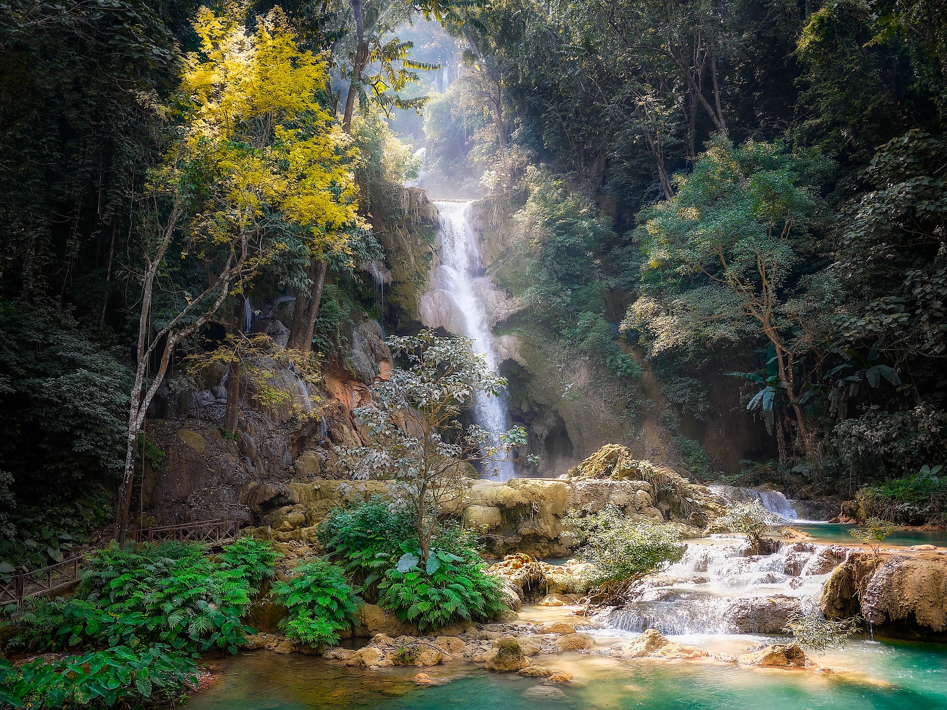 https://mdw-travel-data-us-east-1.s3.amazonaws.com/img/country/Laos/Watefall-12/img_02.jpg
