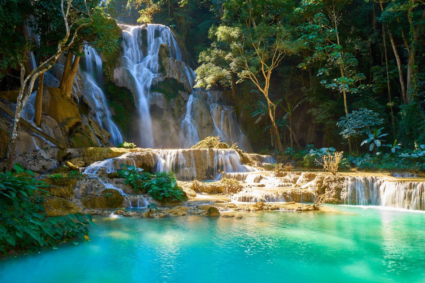 https://mdw-travel-data-us-east-1.s3.amazonaws.com/img/country/Laos/Xavet-Lake/img_02.jpg
