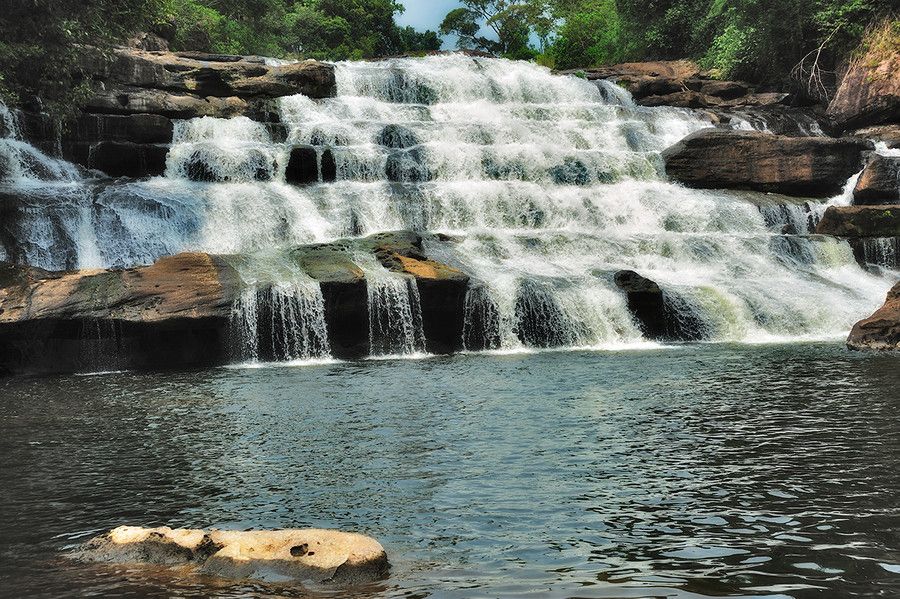 https://mdw-travel-data-us-east-1.s3.amazonaws.com/img/country/Laos/Xay-Alang-Waterfall/img_03.jpg