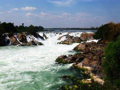 https://mdw-travel-data-us-east-1.s3.amazonaws.com/img/country/Laos/Xepeng-Waterfall/img_02.jpg