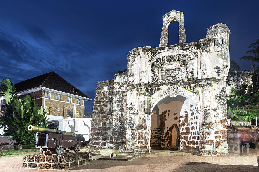 https://mdw-travel-data-us-east-1.s3.amazonaws.com/img/country/Malaysia/A-Famosa-Fort/img_01.jpg