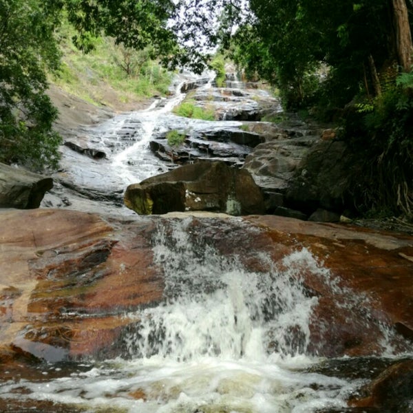 https://mdw-travel-data-us-east-1.s3.amazonaws.com/img/country/Malaysia/Air-Terjun-Titi-Hayun/img_01.jpg