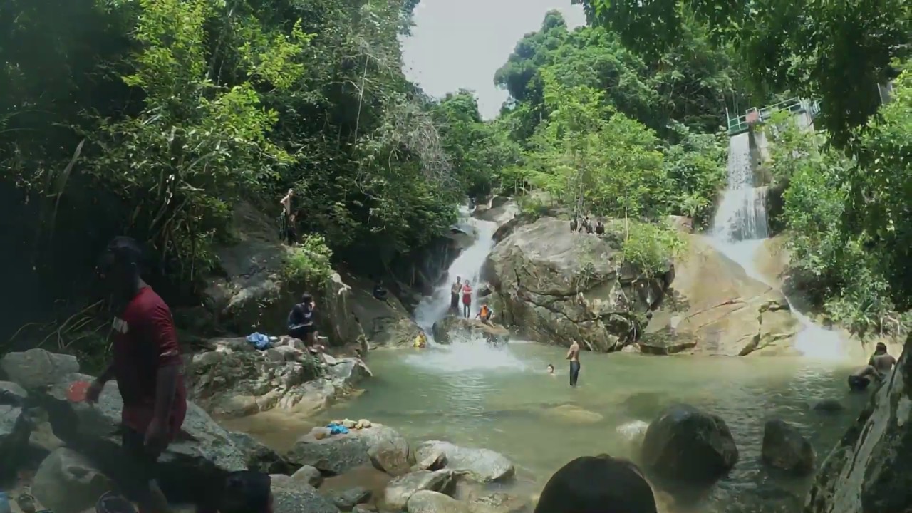 https://mdw-travel-data-us-east-1.s3.amazonaws.com/img/country/Malaysia/Air-Terjun-Titi-Hayun/img_02.jpg
