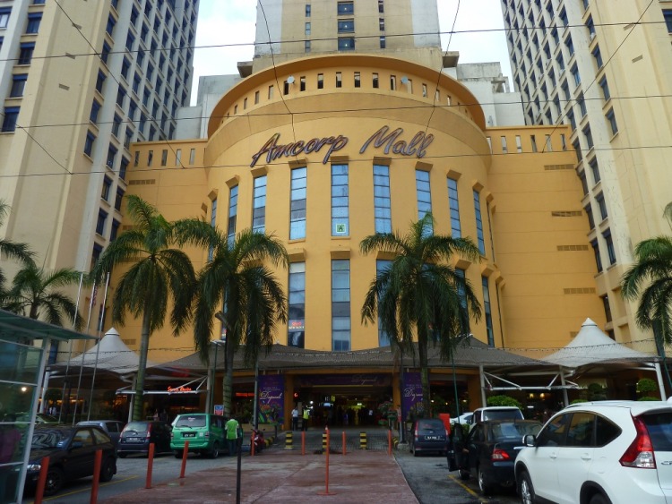 https://mdw-travel-data-us-east-1.s3.amazonaws.com/img/country/Malaysia/Amcorp-Mall/img_03.jpg