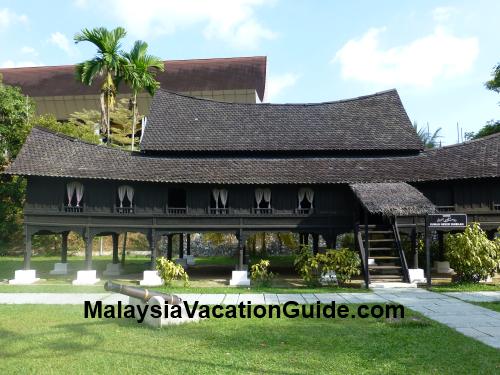https://mdw-travel-data-us-east-1.s3.amazonaws.com/img/country/Malaysia/Ampang-Tinggi-Palace/img_02.jpg