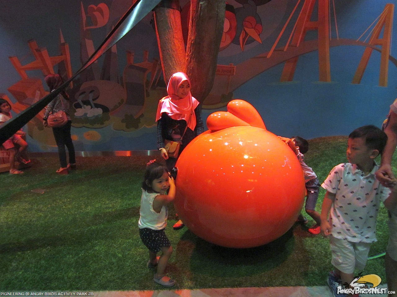 https://mdw-travel-data-us-east-1.s3.amazonaws.com/img/country/Malaysia/Angry-Birds-Activity-Park/img_03.jpg