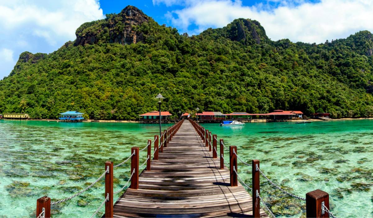 https://mdw-travel-data-us-east-1.s3.amazonaws.com/img/country/Malaysia/Antique-Row/img_03.jpg