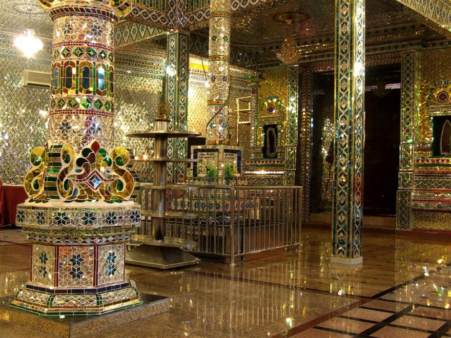 https://mdw-travel-data-us-east-1.s3.amazonaws.com/img/country/Malaysia/Arulmigu-Sri-Raja-Mariamman-Temple/img_03.jpg