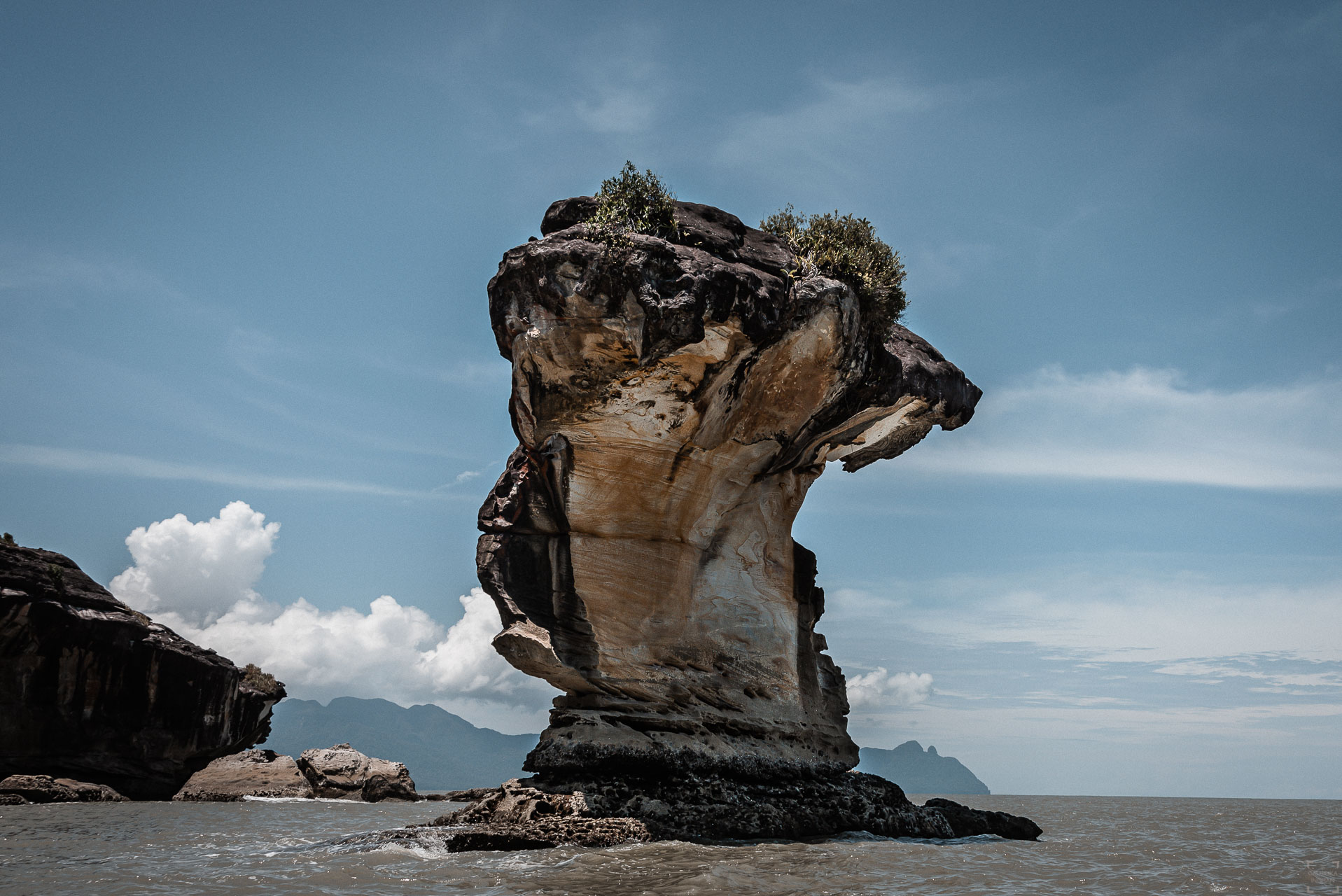 https://mdw-travel-data-us-east-1.s3.amazonaws.com/img/country/Malaysia/Bako-National-Park/img_02.jpg