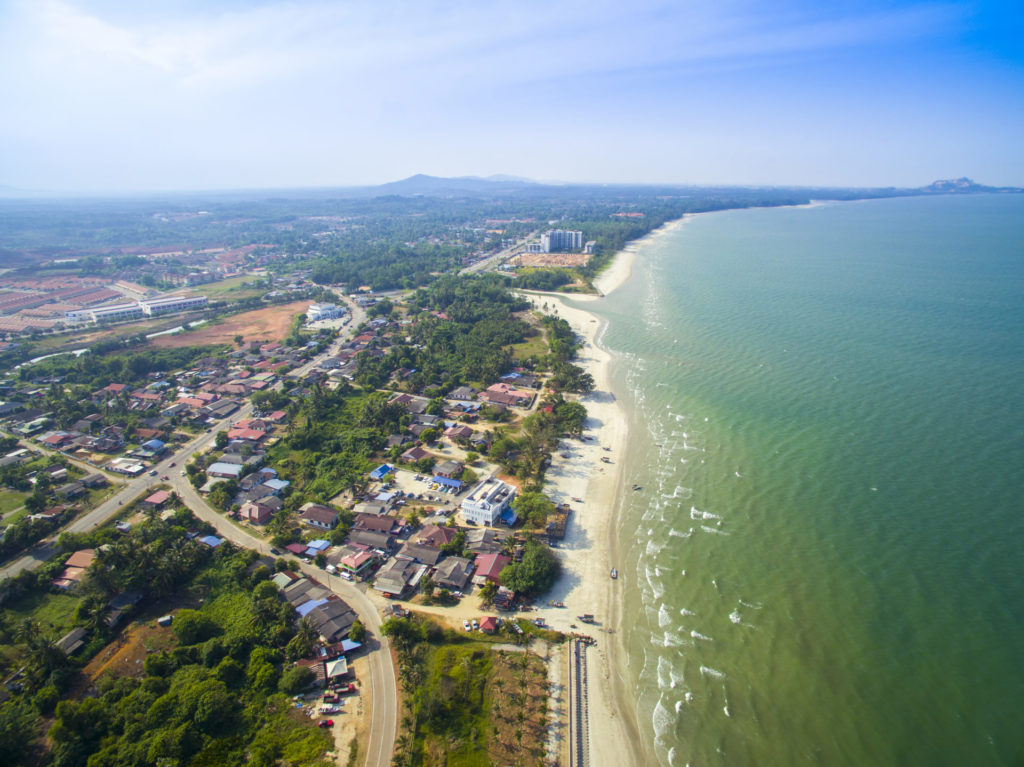 https://mdw-travel-data-us-east-1.s3.amazonaws.com/img/country/Malaysia/Balok-Beach/img_02.jpg