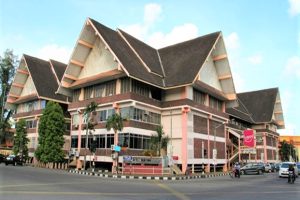 https://mdw-travel-data-us-east-1.s3.amazonaws.com/img/country/Malaysia/Bazar-Buluh-Kubu/img_03.jpg