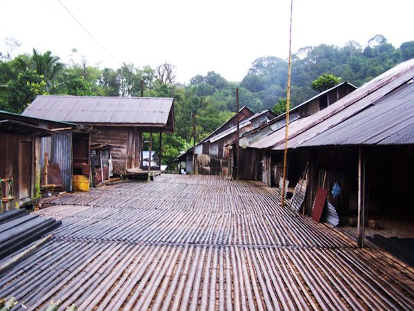 https://mdw-travel-data-us-east-1.s3.amazonaws.com/img/country/Malaysia/Bidayuh-Longhouses/img_03.jpg