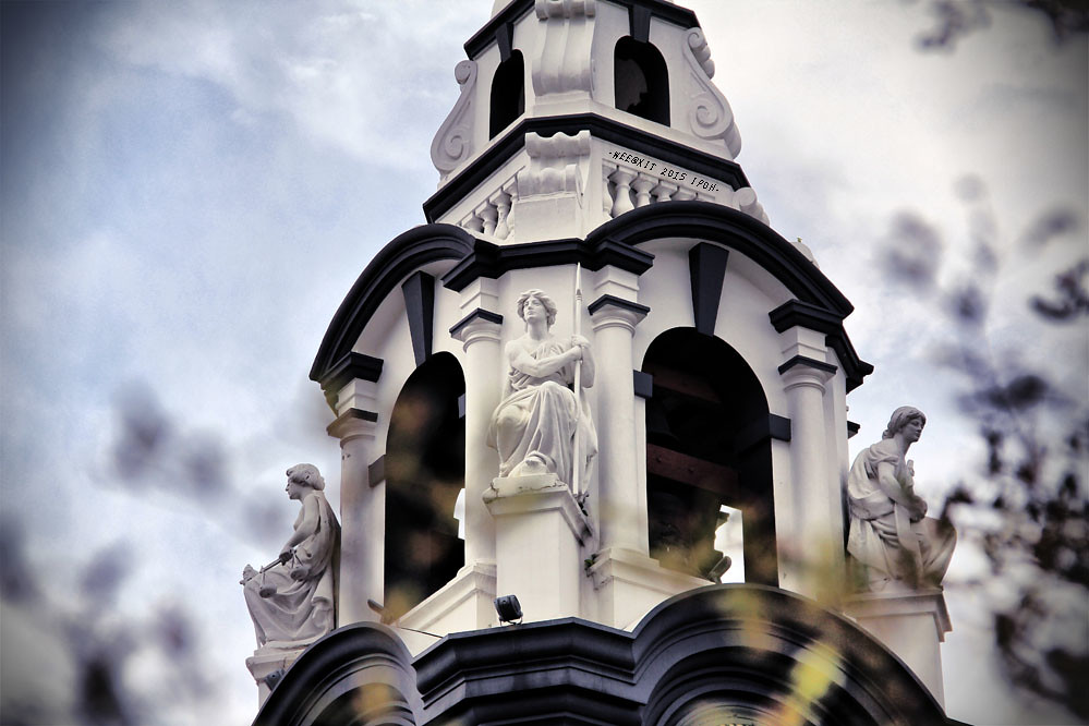 https://mdw-travel-data-us-east-1.s3.amazonaws.com/img/country/Malaysia/Birch-Memorial-Clock-Tower/img_01.jpg