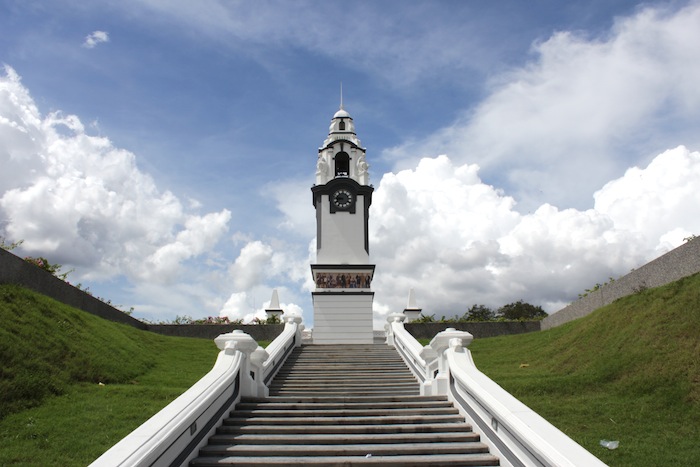 https://mdw-travel-data-us-east-1.s3.amazonaws.com/img/country/Malaysia/Birch-Memorial-Clock-Tower/img_02.jpg