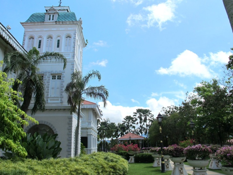 https://mdw-travel-data-us-east-1.s3.amazonaws.com/img/country/Malaysia/Birch-Memorial-Monument/img_01.jpg