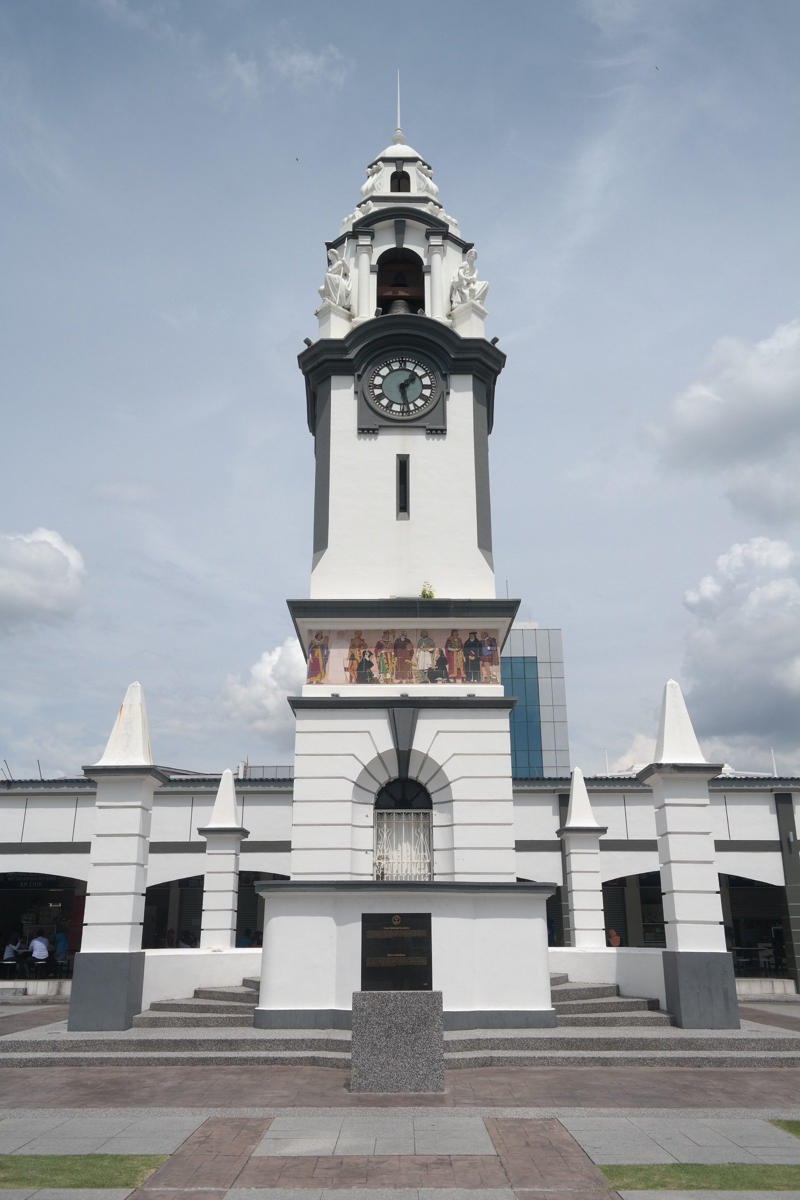 https://mdw-travel-data-us-east-1.s3.amazonaws.com/img/country/Malaysia/Birch-Memorial-Monument/img_02.jpg