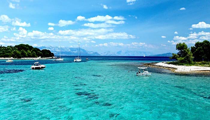 https://mdw-travel-data-us-east-1.s3.amazonaws.com/img/country/Malaysia/Blue-Lagoon-Beach/img_04.jpg