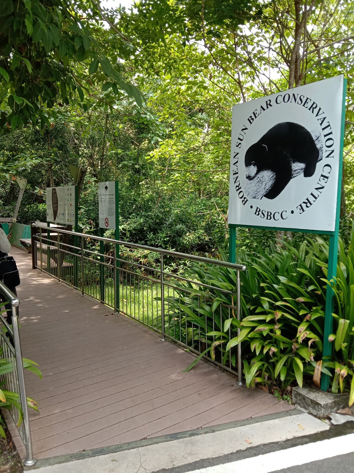 https://mdw-travel-data-us-east-1.s3.amazonaws.com/img/country/Malaysia/Bornean-Sun-Bear-Conservation-Centre/img_02.jpg