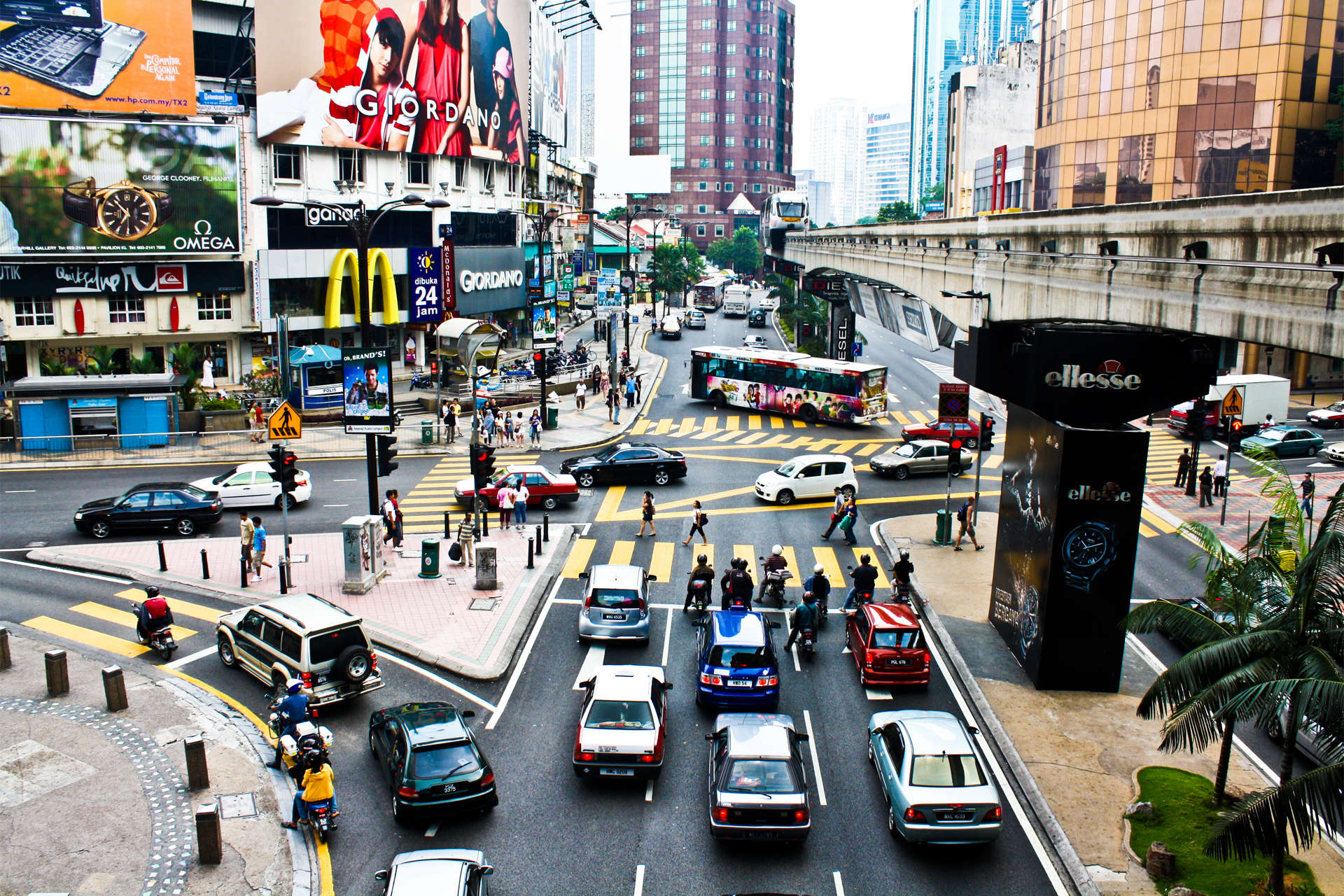 https://mdw-travel-data-us-east-1.s3.amazonaws.com/img/country/Malaysia/Bukit-Jana-Belanja/img_02.jpg