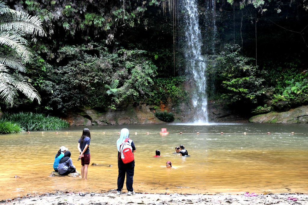 https://mdw-travel-data-us-east-1.s3.amazonaws.com/img/country/Malaysia/Bukit-Lambir-National-Park/img_01.jpg