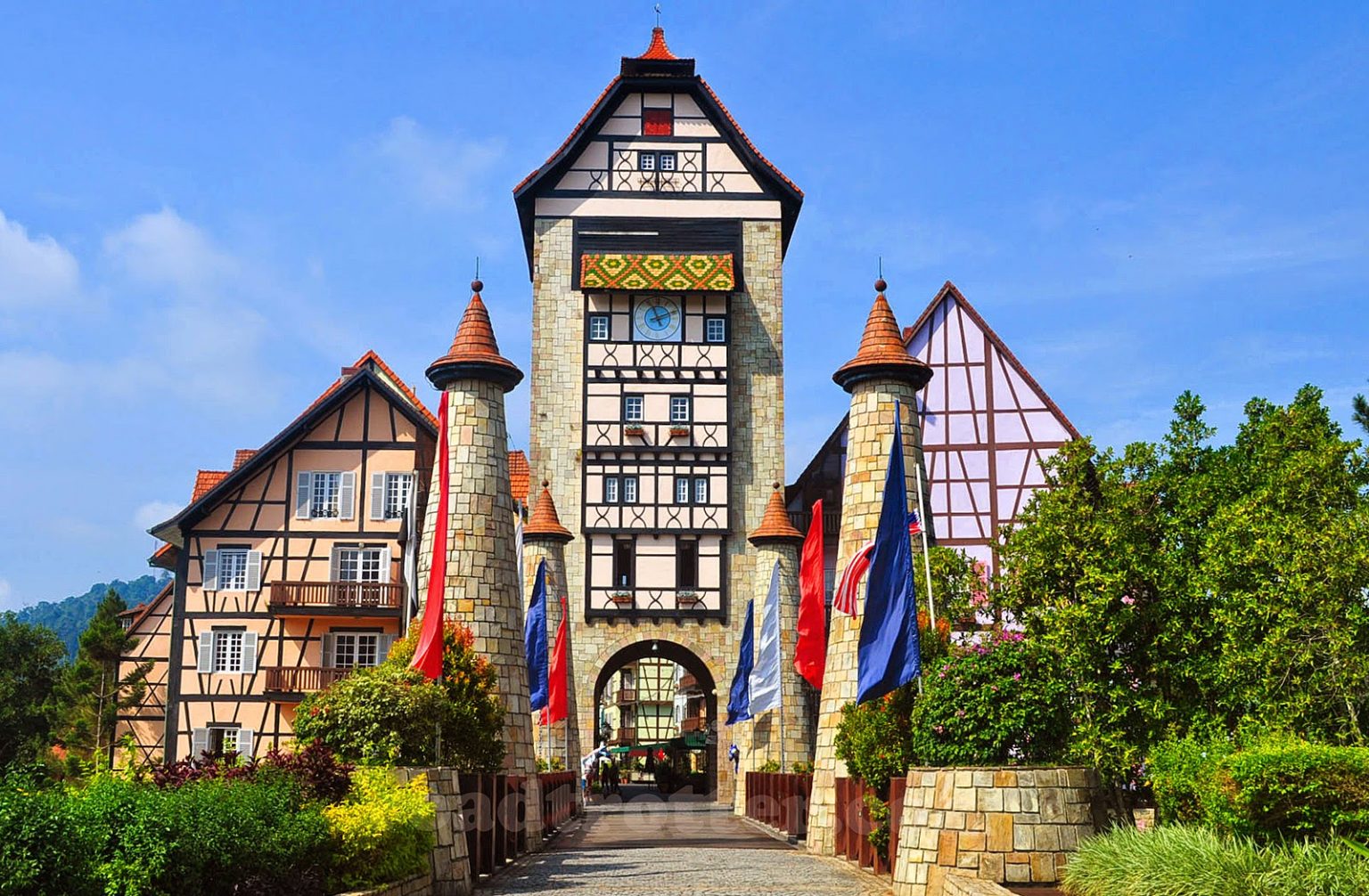 https://mdw-travel-data-us-east-1.s3.amazonaws.com/img/country/Malaysia/Bukit-Tinggi/img_02.jpg