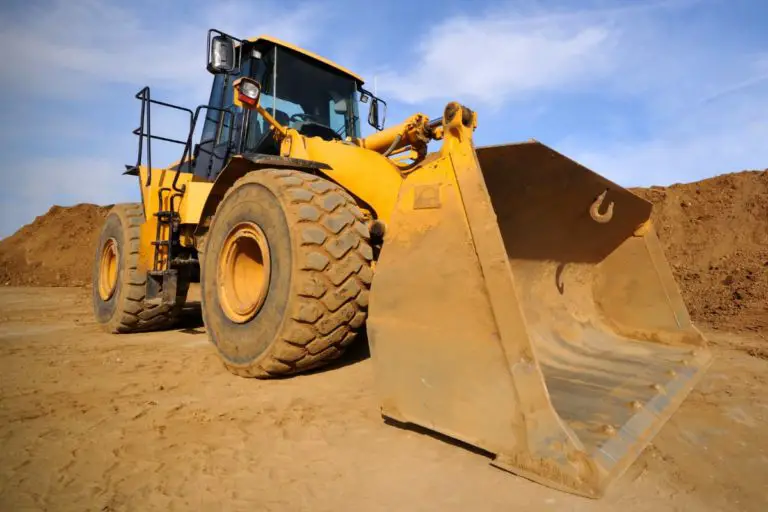 https://mdw-travel-data-us-east-1.s3.amazonaws.com/img/country/Malaysia/Bulldozers-at-work/img_00.jpg