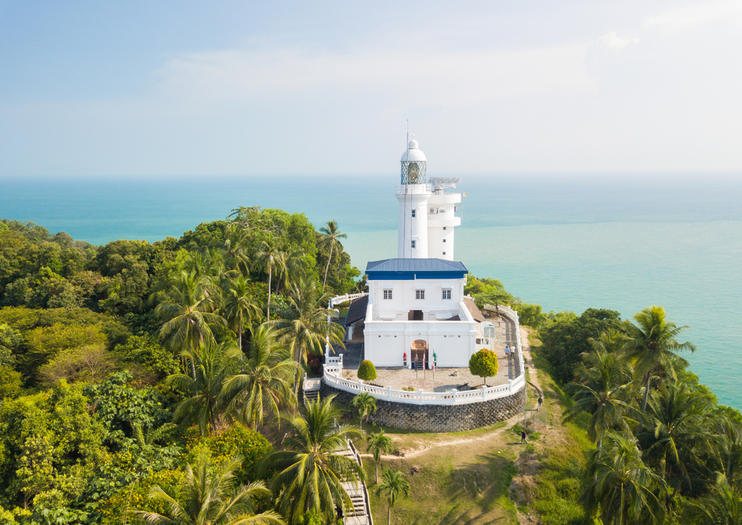 https://mdw-travel-data-us-east-1.s3.amazonaws.com/img/country/Malaysia/Cape-Rachado-Lighthouse/img_05.jpg