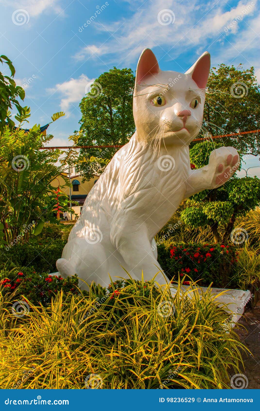 https://mdw-travel-data-us-east-1.s3.amazonaws.com/img/country/Malaysia/Cat-Statue/img_03.jpg